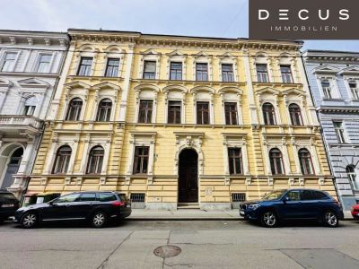 | TOLLE KLEINWOHNUNG | CA. 35m² | MIT BLICK INS GRÜNE | 4.OG. | DACHGESCHOSS