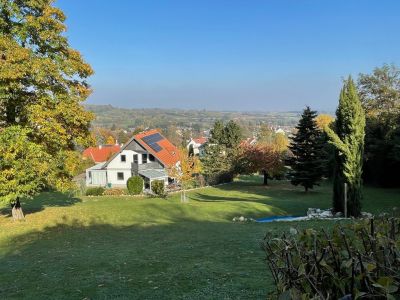Idyllisch wohnen mit Weitblick – großzügiges Wohnhaus auf großem Grund mit Baulandreserve in Toplage am Waldrand