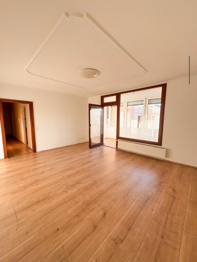 Sanierte 3-Zimmer-Wohnung in der Linzer Innenstadt - mit verglaster Loggia-  nahe der Donaulände