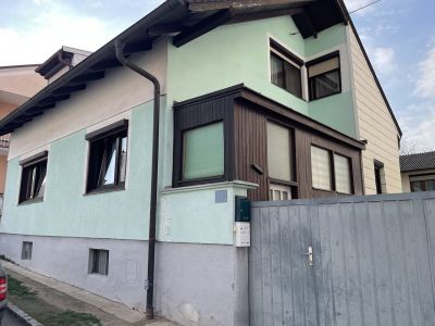 Zu mieten! Zwei Familienfreundliche Wohnhäuser in ruhiger Sackgasse!