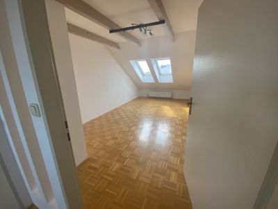 Maissonettenwohnung mit Schlossbergblick für Anleger | 2 Zimmer | Balkon