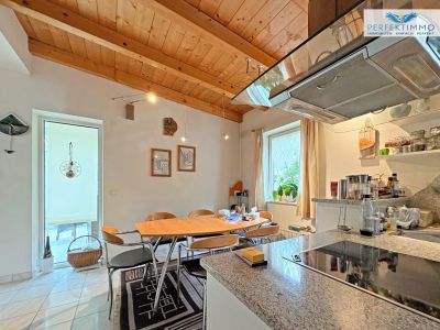 Großes Haus mit Einliegerwohnung und Doppelgarage