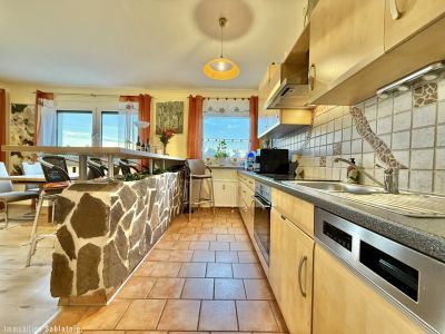 EINZIEHEN & WOHLFÜHLEN: Möblierte 2-Zimmer-Wohnung mit Lift & Loggia!