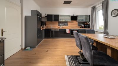 Modernisiertes Einfamilienhaus mit Pool und Klimaanlage