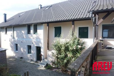 Großzügiges Wohnhaus mit Ordinations- und Nebenräumen