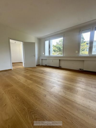 DIREKT AM KURPARK BAD VÖSLAU - SONNIGES FAMILIENEIGENTUM MIT LOGGIA IN TOPZUSTAND