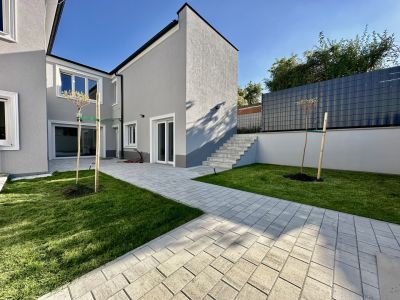 Generalsanierte Doppelhaushälfte - Haus 2 - Erstbezug mit PV-Anlage und Garten