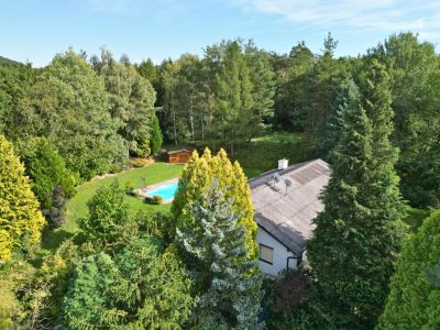 Waldrefugium in absoluter Alleinlage – uneinsichtiges Anwesen mit Teich, Zen-Pool & ca. 200 m² Wohnfläche