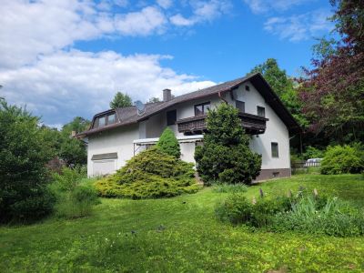 Traumvilla in Neubau: 8 Zimmer, Pool, Garten und viel Platz zum Wohlfühlen!
