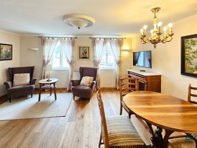 Altstadt-Zauber modern interpretiert: stilvoll-modern möbliertes 2-Zimmer-Apartment