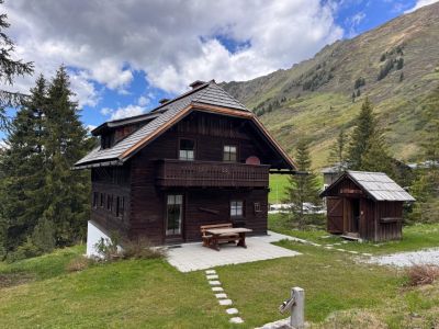 Charmantes Haus mit 5 Appartements, Skistall und Kellerräume