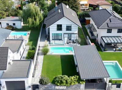 Modernes EinfamilienHAUS - Pool, Garten, Garage & 6 Zimmer