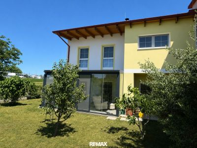 *** Wohnen auf höchstem Niveau: Modernes Energiesparhaus mit Sommergarten in ruhiger Top-Lage nahe Neusiedler See ****