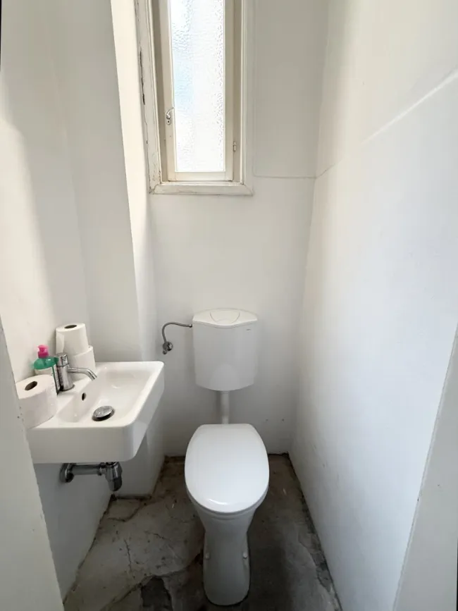 WC + Waschbecken