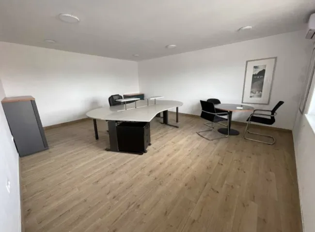 PROVISIONSFREI!!! Verschiedene Nutzungsmöglichkeiten Büro, Musik, Proberaum, Hobby, Fotostudio etc. 35 m² - Titelbild