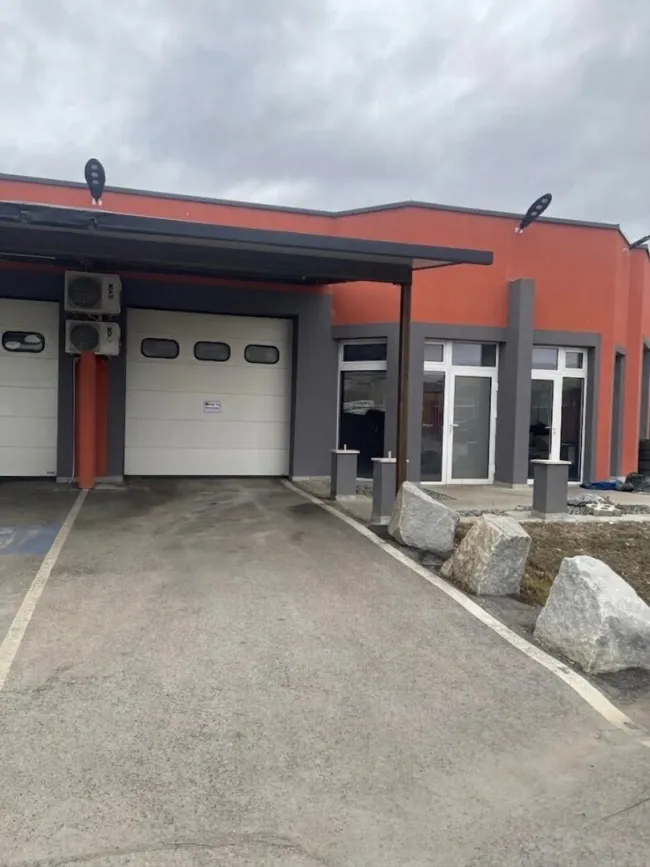 Große Halle, Werkstatt inkl. Hebebühne 92 m² GSR7 - Bild