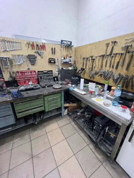 PROVISIONSFREI!!! Große Halle, Werkstatt, Lager 40m² mit Hebebühne N17