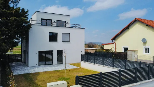 Modernes Wohnjuwel in Sollenau: Großzügigkeit trifft auf individuelle Gestaltungsfreiheit !! - Bild