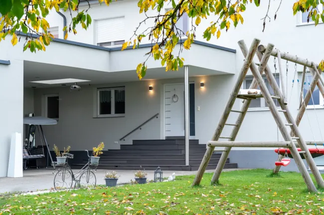modernes Doppelhaus: ideal für Familien oder Generationenwohnen - Titelbild