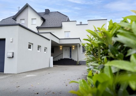 modernes Doppelhaus: ideal für Familien oder Generationenwohnen