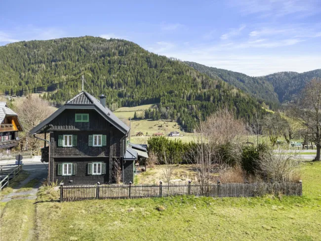 Sanieren & Vermieten: Haus mit Entwicklungschance in Gnesau - Titelbild
