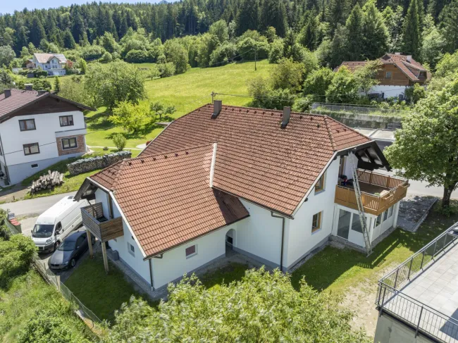 Pogöriach: Mehrfamilienhaus ++++ Sonniges Zinshaus in Faaker See Nähe ++++ - Bild