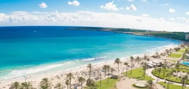 Strandnahe Meerblick Wohnung mit 3 Schlafzimmer und Mega- Terrasse / Renovierungsbedürftig - Bild