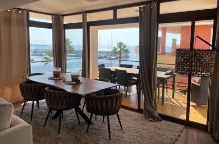 Sonnige Wohnung in 1. Meereslinie mit Hafenblick in Cala Ratjada