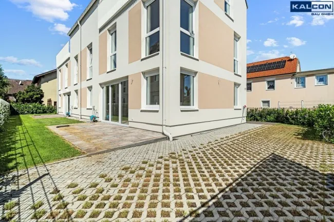 Traumhafte 148m² Gartenwohnung | Schlüsselfertig | Ziegelmassiv-Bauweise | Eigengärten | KFZ-Stellplätze + Lademöglichkeit E-Autos | PROVISIONSFREI - Titelbild
