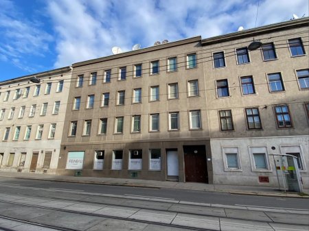 Aufrechte Baubewilligung: Dachbodenausbau + Neubau Nebengebäude