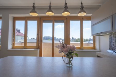 Klimatisierte DG-Maisonette in Altstadlau mit kleinem Stehbalkon