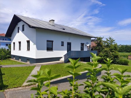 Lebensqualität in Thermenregion! Gemütliches Einfamilienhaus in sonniger Ruhelage mit traumhaftem Ausblick und großem Gartenhaus
