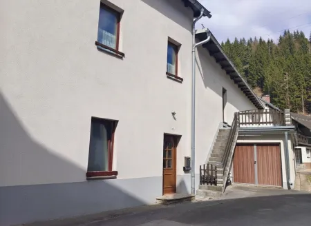 MASSIVE REDUZIERUNG! Mehrfamilienhaus mit großer Terrasse - schönem Garten - Garage - Nähe Grüner See