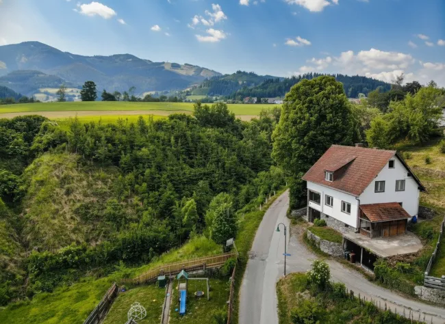 Einfamilienhaus mit Garagen & traumhaftem Ausblick in Oberaich - Bild