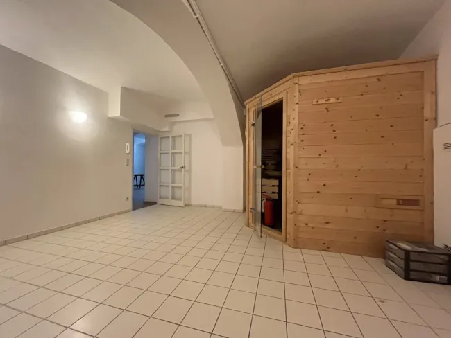 Geschmackvoll sanierte Altwiener Villa mit Biedermeiergarten Nähe Rudolfinerhaus ! - Bild