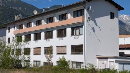 Ideal für Anleger und Firmen!! Es gibt ein Gewerbeobjekt mit 5 Garconnieren und einer 2 Zimmerwohnung in Innsbruck zu erwerben.
