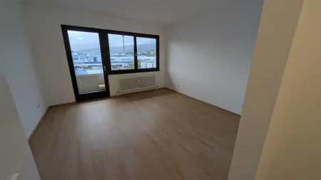 Ideal für Anleger und Firmen!! Es gibt ein Gewerbeobjekt mit 5 Garconnieren und einer 2 Zimmerwohnung in Innsbruck zu erwerben.