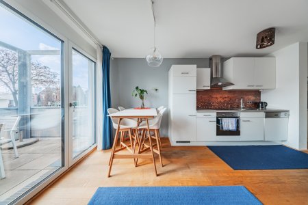 Wohnen mit Pool – 2-Zimmer-Apartment mit Balkon, 5 Minuten zur Alten Donau