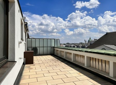 NÄHE STAATSOPER- ruhig gelegene 3 Zimmer Wohnung mit 40m² Terrasse im Dachgeschoss (9. Etage)!