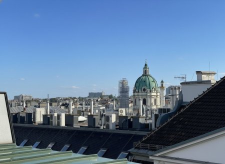 NÄHE STAATSOPER- ruhig gelegene 3 Zimmer Wohnung mit 40m² Terrasse im Dachgeschoss (9. Etage)!