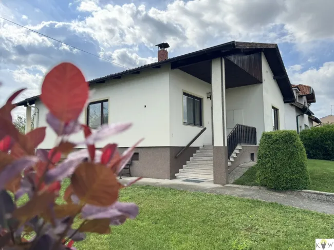 REDUZIERT! Ideales Wohnhaus mit großem sonnigen Grund für Sie und Ihre Familie! - Bild