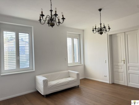 Mai-Spezial! Besonderes Preisangebot! Charaktergeprägte Wohnung - Energieeffizient mit eigener PV-Anlage