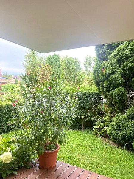 Charmante 2-Zimmer-Gartenwohnung in traumhafter Lage am Leopoldskronweiher