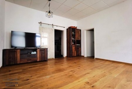 Sanierte 3-Zimmer-Wohnung in zentraler Lage! U3 Simmering