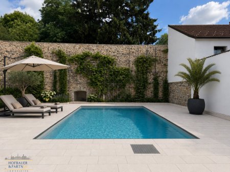 Ein- Zweifamilienhaus mit Pool - Stadtzentrum!