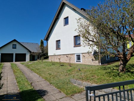 Gepflegtes Einfamilienhaus mit großem Grundstück in zentraler Ruhelage - Heidenreichstein
