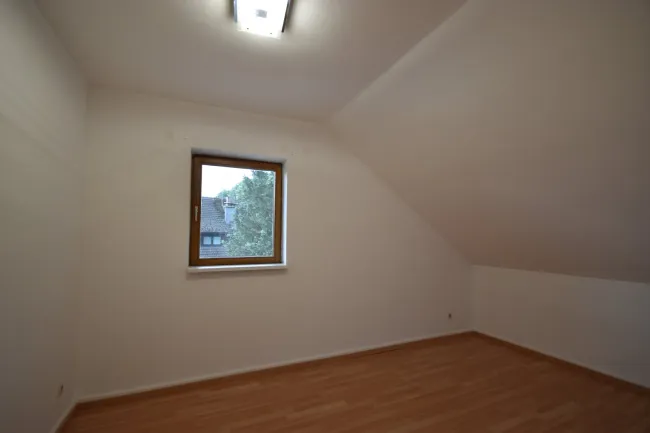 Wohn- Ess- Kochzimmer - Kleines 2 Zimmer Dachgeschoss-Apartment in Ruhelage Miete Grödig Salzburg