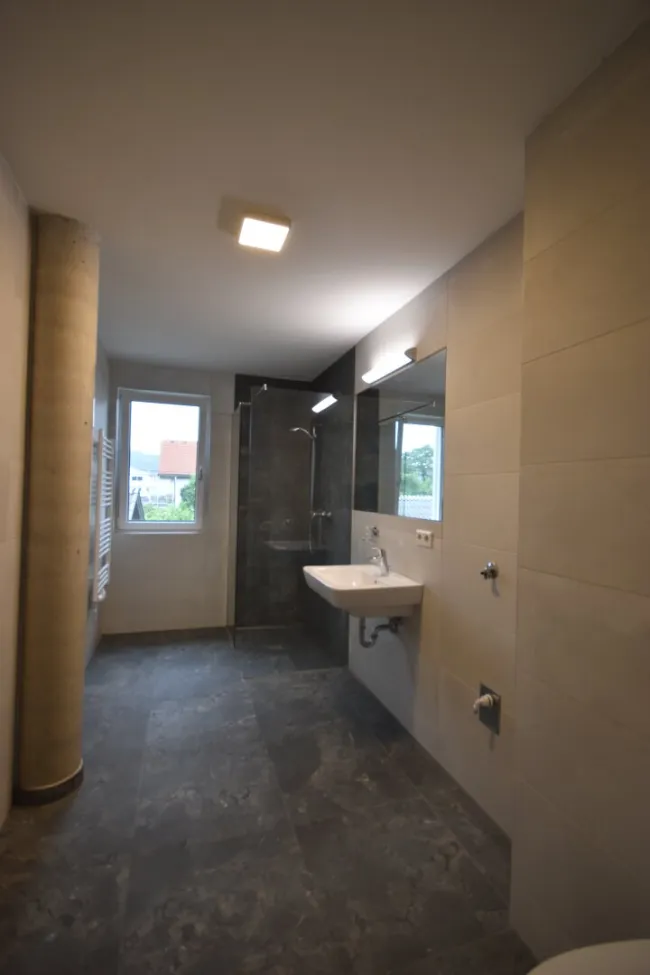 Badezimmer - Modernes 2 Zimmer Appartement mit großer Loggia und Bergblick Miete Grödig Salzburg
