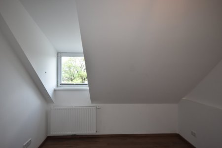 Schlafzimmer - Moderne und gemütliche 2 Zimmer Dachgeschosswohnung Miete Grödig Salzburg