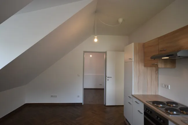 Wohnzimmer - Moderne und gemütliche 2 Zimmer Dachgeschosswohnung Miete Grödig Salzburg